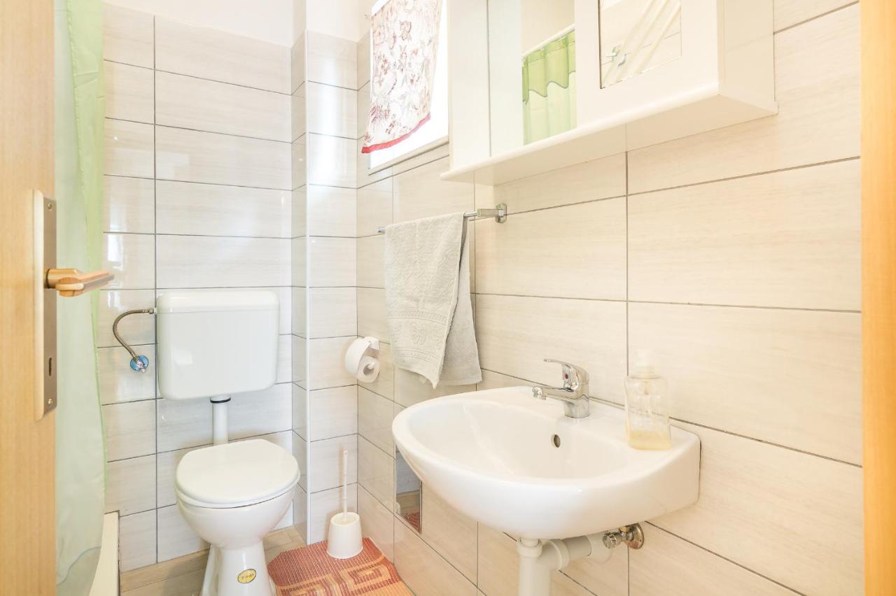 Cheap Apartment Tanja Трогир Экстерьер фото