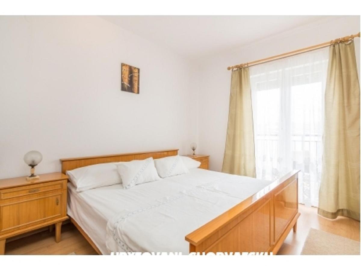 Cheap Apartment Tanja Трогир Экстерьер фото